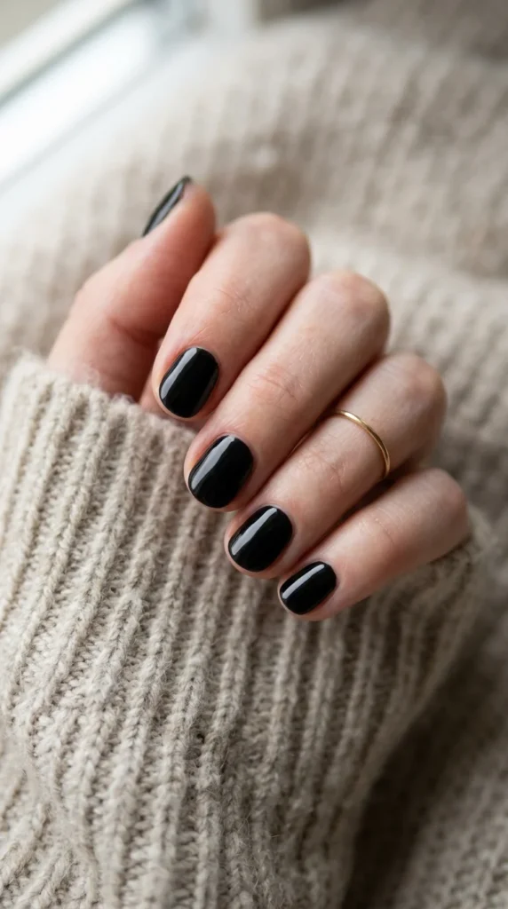 how to style black nails for short nails.webp